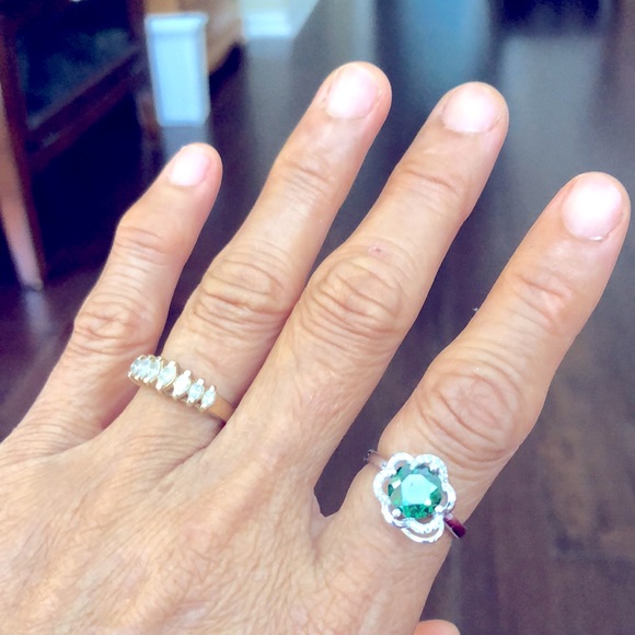 2 Ct Topaz & 14K White Gold Plated - Picture 4 of 5